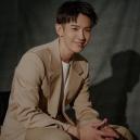 아이유 콘서트 앞자리 앉아 열심히 응원 안했다고 욕 먹고 결국 사과한 유명 배우