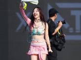 '제2의 권은비' 노렸나...'워터밤'서 파격 노출로 남심 초토화 시킨 시그니처 지원 (영상)