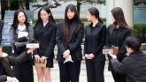 '올 블랙' 정장 차려입고 법원에 전원 출석한 뉴진스(NJZ)