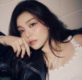 '최시훈♥' 에일리, 결혼 앞두고 겹경사... BTS 프로듀서 손잡았다