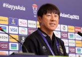 신태용 감독이 해고당했는데도 인도네시아에 남아있는 이유... 현지 축구팬들 '감동'했다