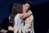 BTS 진에게 '기습 입맞춤'한 일본인 여성... 경찰, 수사 중지