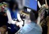 '나 건물주야'... PC방 알바생 속여 포스기에 있던 돈 싹 다 빼간 중년 남성 (영상)