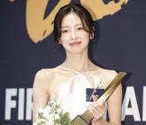 오마이걸 아린, 주연배우로 칸 간다... 핑크 카펫 초청