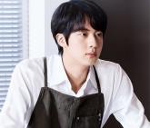 BTS 진, 산불 현장 달려가 앞치마 두르고 급식 봉사한 사연... 주민 목격담