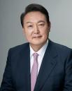 국방부, 군부대에 걸린 윤석열 전 대통령 사진 '소각 처리'