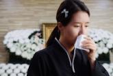 재혼 2달 만에 숨진 80대 남편 통장서 56억 인출한 새엄마 '무혐의'
