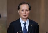 헌재 재판관 지명된 이완규... '파면'된 尹 40년 지기·법무 브레인