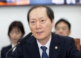 '윤석열 40년지기' 이완규, '안가회동' 경찰 수사받아... '알 바 아냐' 위압적 태도