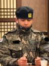 BTS 뷔, 부상에도 '군사경찰 모범상' 탔다... '사격·시가지 훈련서 1등'