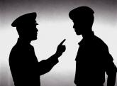 '새벽 4시에 아내의 수영장 등록 '오픈런' 시켜'... 현직 3스타 장군, '갑질의혹' 터졌다