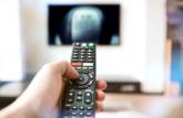 TV 화면 안 나오자 분노해 아파트 창 밖으로 집어던진 남성