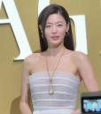 중국 행사 참석한 전지현, 시스루 드레스로 '천송이' 아우라 완벽 재현