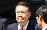 '부정선거 영화 왜 봤는가'... 법정 출석한 윤석열이 취재진에 보인 반응