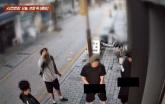'입간판 발로 뻥... 가게 앞 노상방뇨까지'... 이웃 가게 직원들의 만행 (영상)