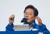 이재명, 아들 댓글 논란에 '잘못 키운 제 책임... 이준석은 댓글 왜곡 책임져야'