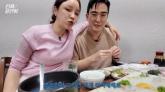 '금실 너무 좋아서'... '둘째 출산'한 배우 윤진이, 남편에게 '정관수술' 권유하며 한 말