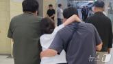 '청도 열차 사고'로 숨진 아들 주검 안은 어머니, 울부짖다 실신