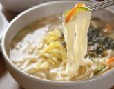 '한 그릇 가격 실화인가요?'... '서민 메뉴' 칼국수 가격, 외식 메뉴 중 가장 많이 올랐다