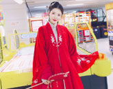 력사극 촬영중인 섹시배우